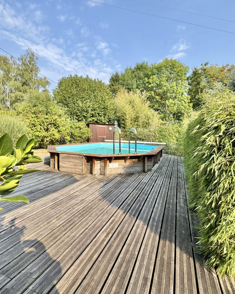 piscine loin
